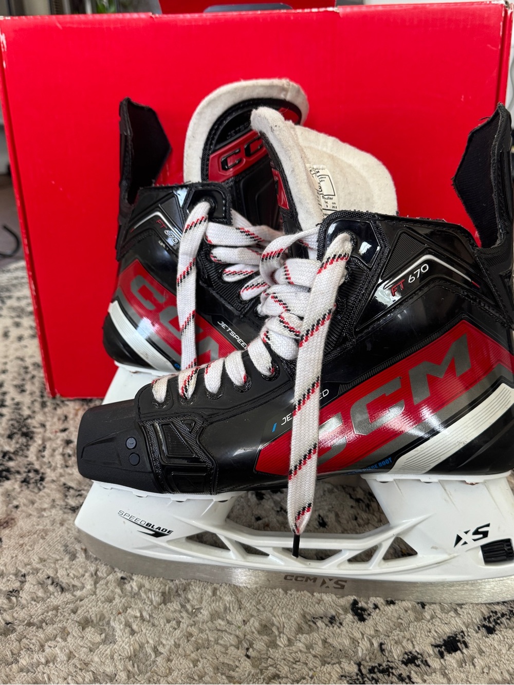 CCM JetSpeed FT670 Hockey Skates - Size 8 Regular - Picture 2 of 12